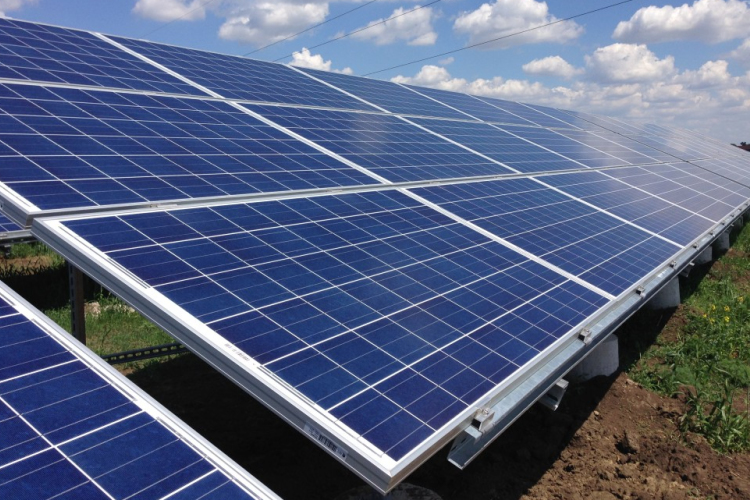 EM: áprilisban is termelési csúcsot döntöttek az ipari naperőművek